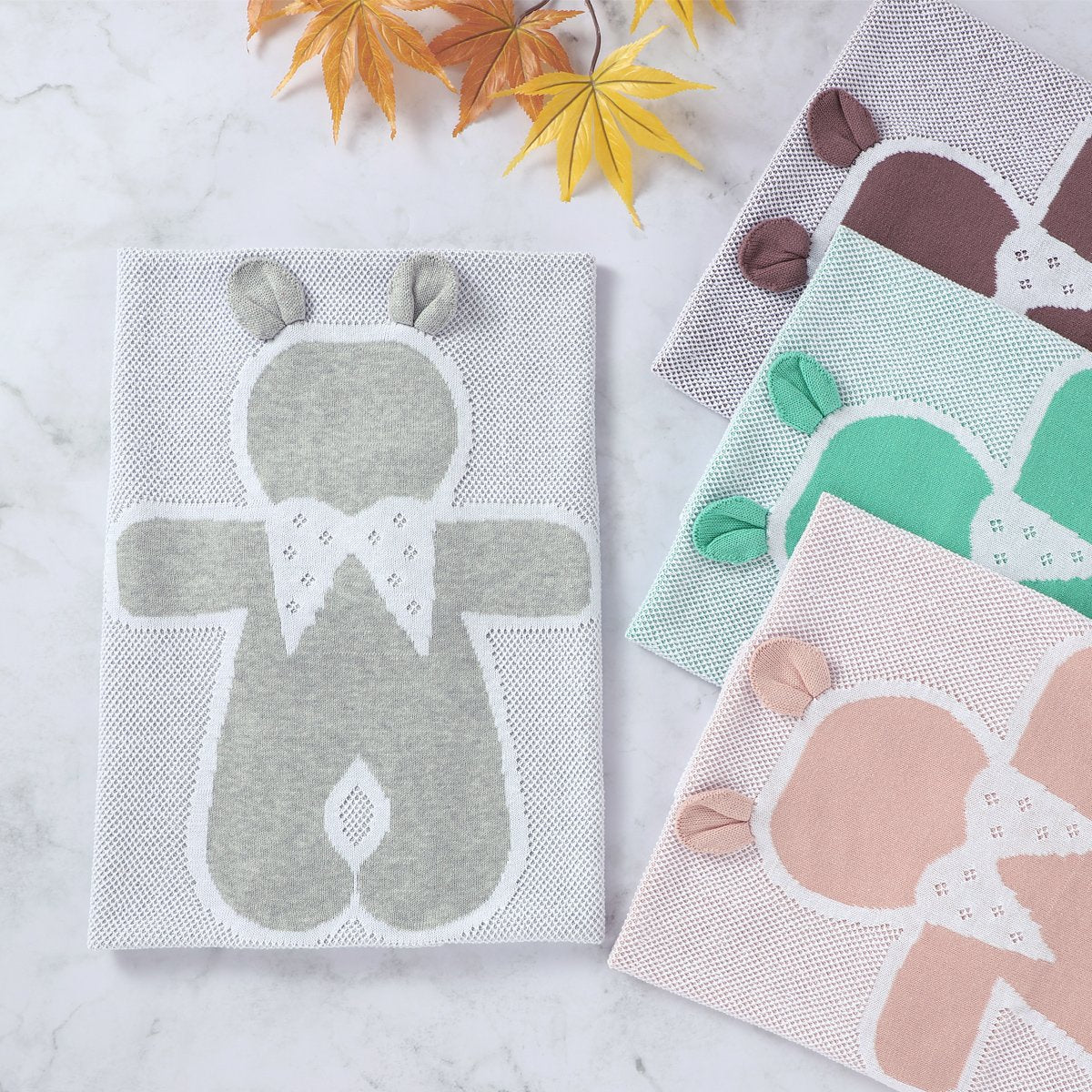 Weiche Strickdecke mit Hasenmotiv