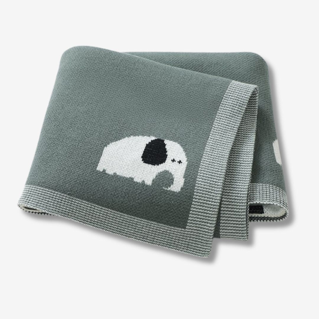 Gestrickte Babydecke mit Elefantenmotiv