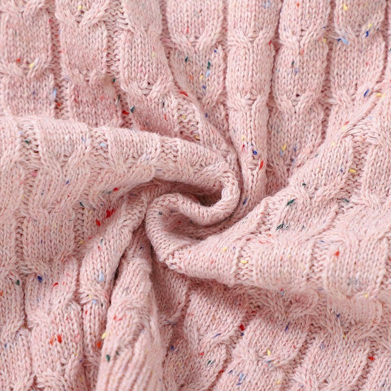 Niedlicher und bequemer Babypullover