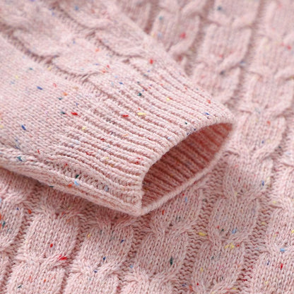 Niedlicher und bequemer Babypullover