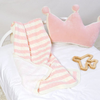 Gestrickte, gestreifte Baby-Puckdecke