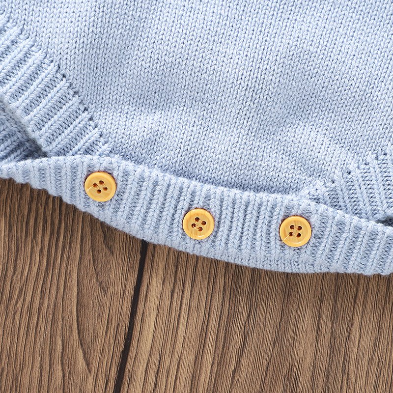 Gestrickter Baby-Strampler mit Fuchs