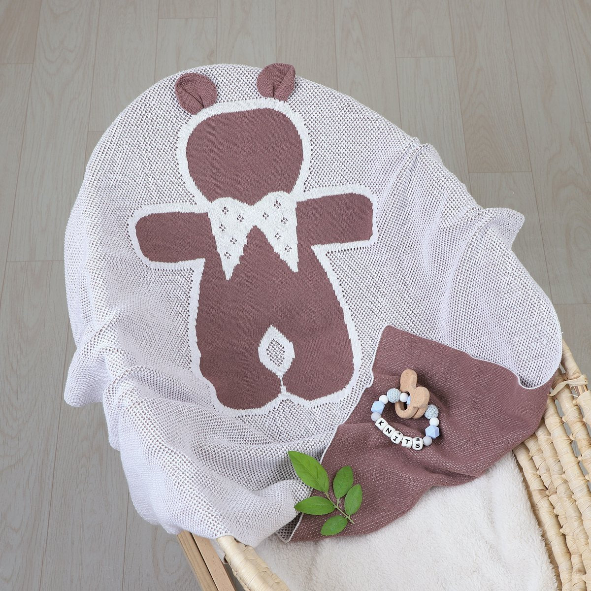 Weiche Strickdecke mit Hasenmotiv